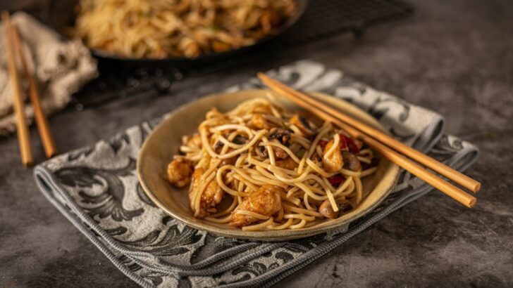 What Wine Goes With Chinese Food? Pairing Guide