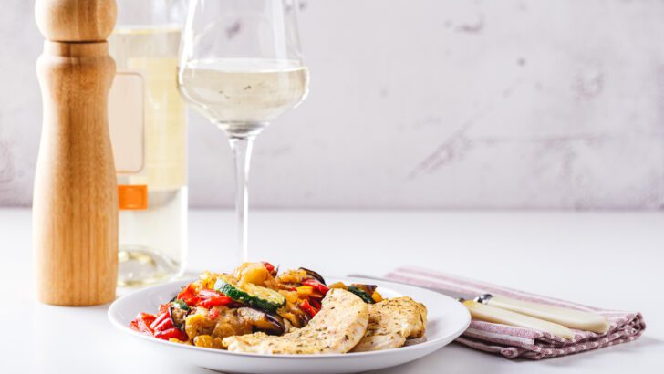 What Wine Goes With Chicken? Pairing Guide
