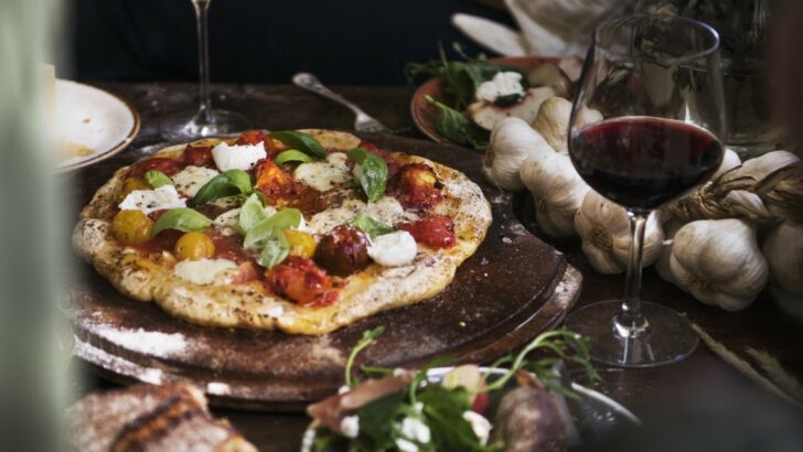 What Wine Goes With Pizza? Pairing Guide