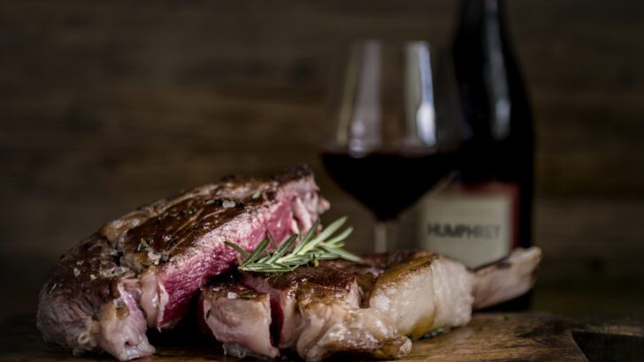 What Wine Goes With Steak? Pairing Guide 